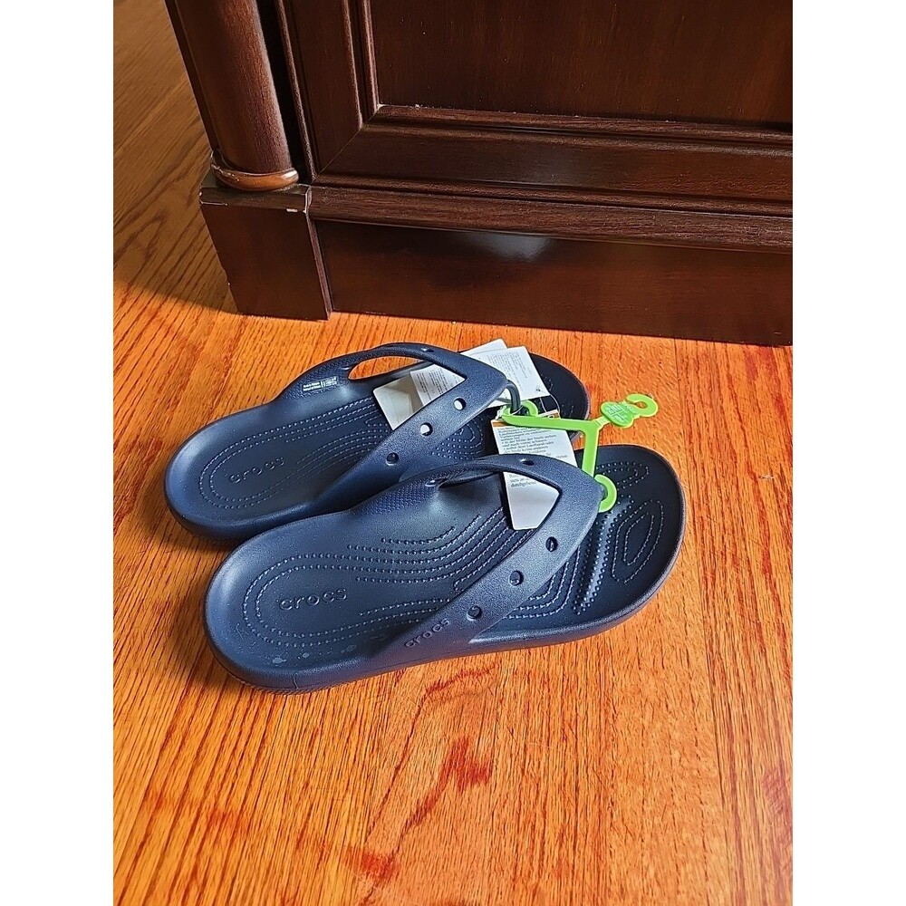 Crocs Classic Flip Flops 2.0 Mens 9 Womens 11 Navy Blue NEW - Picture 3 of 5